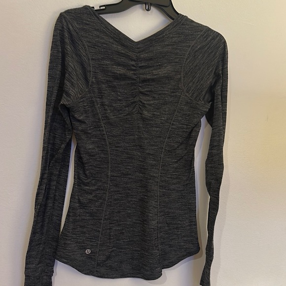 Lululemon Athletica Gray Fitted Long Sleeve Top - Good used condition - Picture 6 of 10